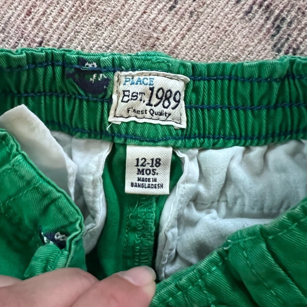 Place Green Shorts with Blue Accents 12-18 months - Picture 3 of 4